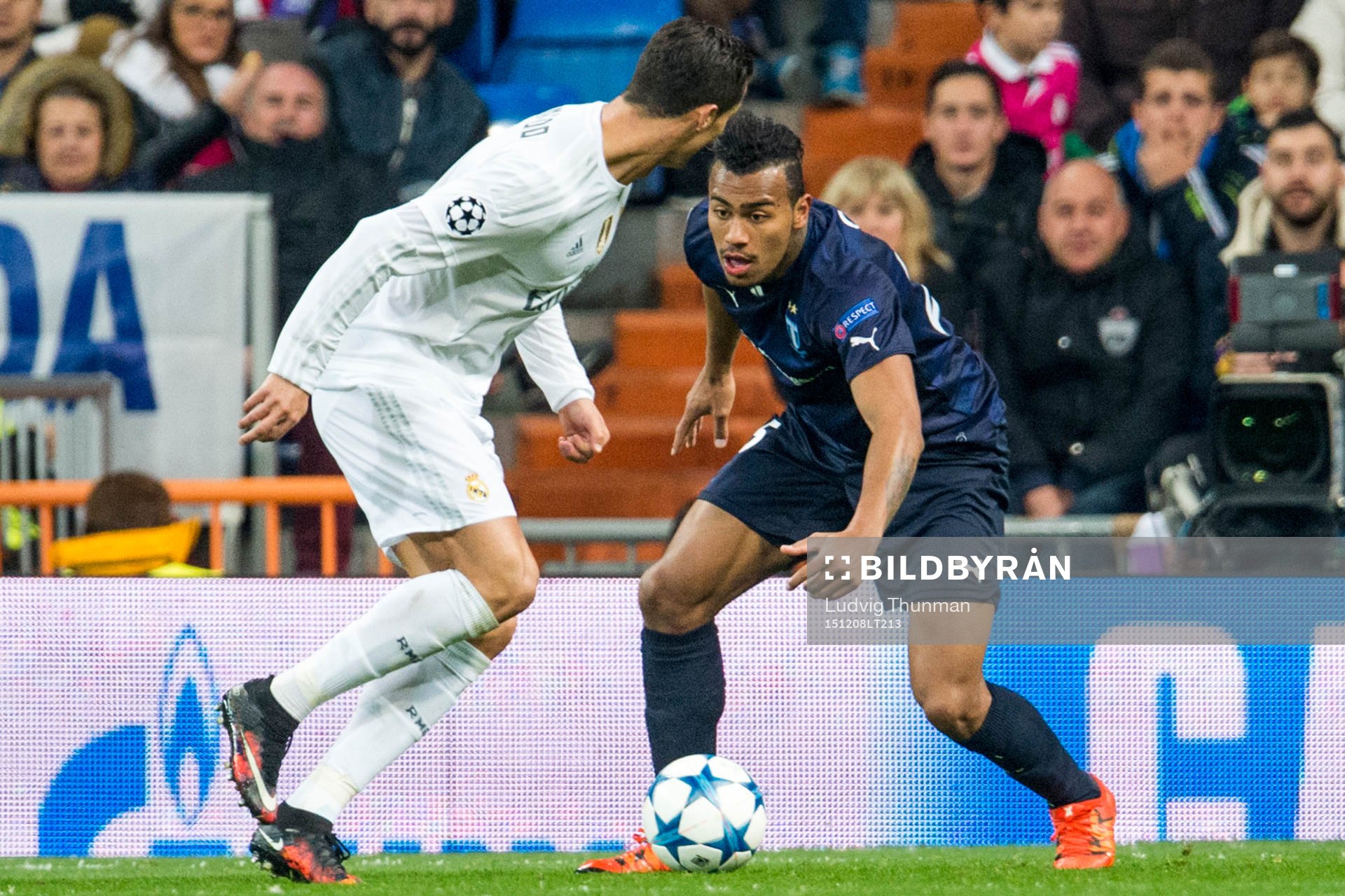Real Madrids Cristiano Ronaldo bevakas av Malmö FFs Luis