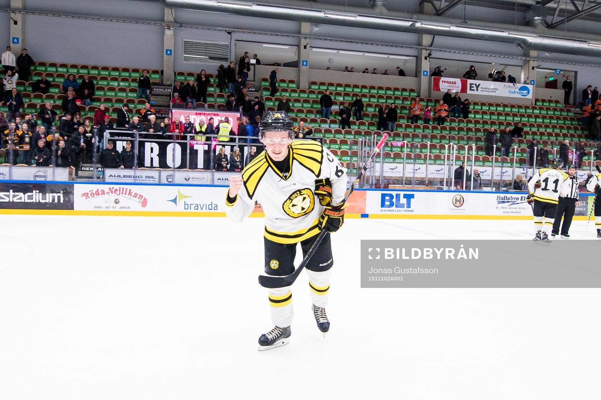 Brynäs Jonathan Pudas jublar