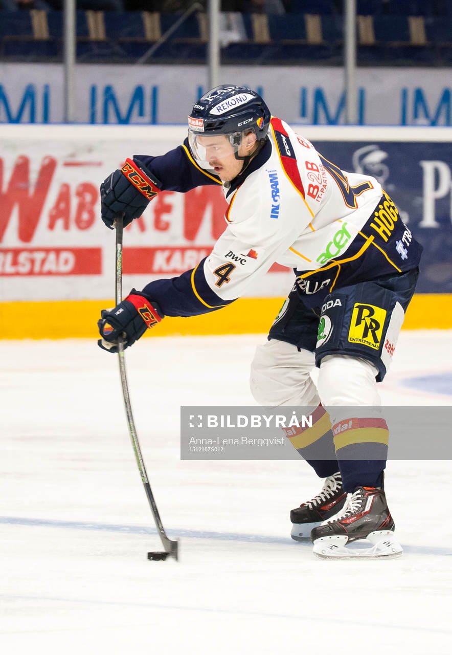 Djurgårdens Marcus Högström provar skott
