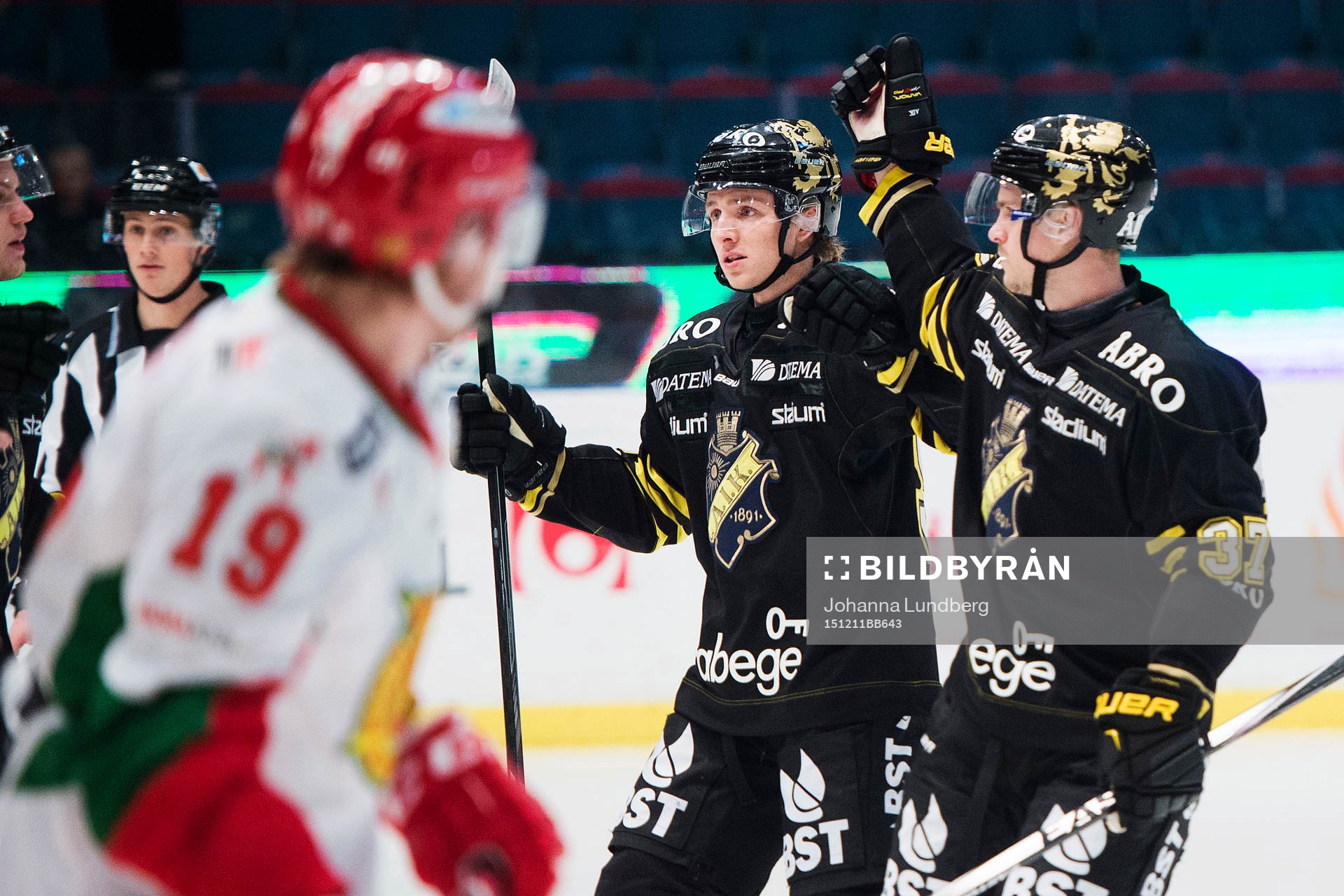 s Robin Kovacs och Stefan Johansson jublar