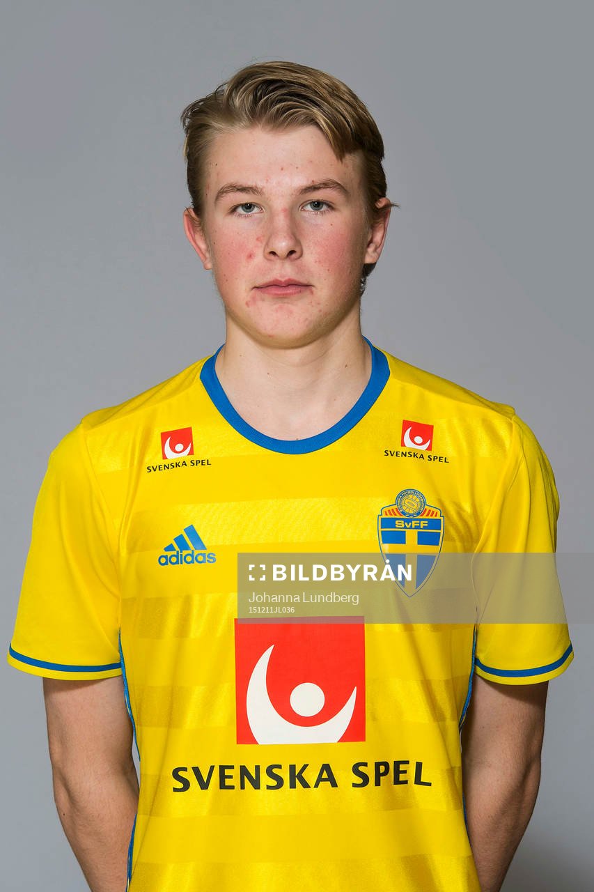 Adrian Pettersson som spelar i P15/00-landslaget