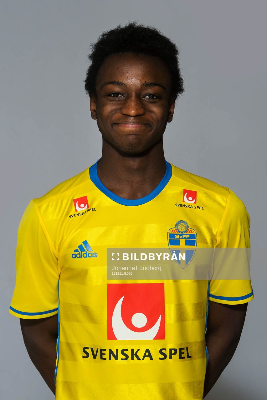 Fonti Kanu som spelar i P15/00-landslaget