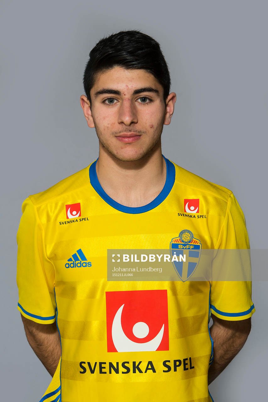 André Alsanati som spelar i P15/00-landslaget, poserar för ett porträtt den 11 december 2015 i Stockholm.