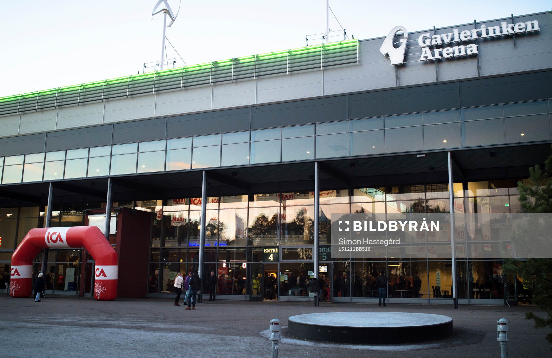 Entrén till Gavlerinken Arena före ishockeymatchen i SHL