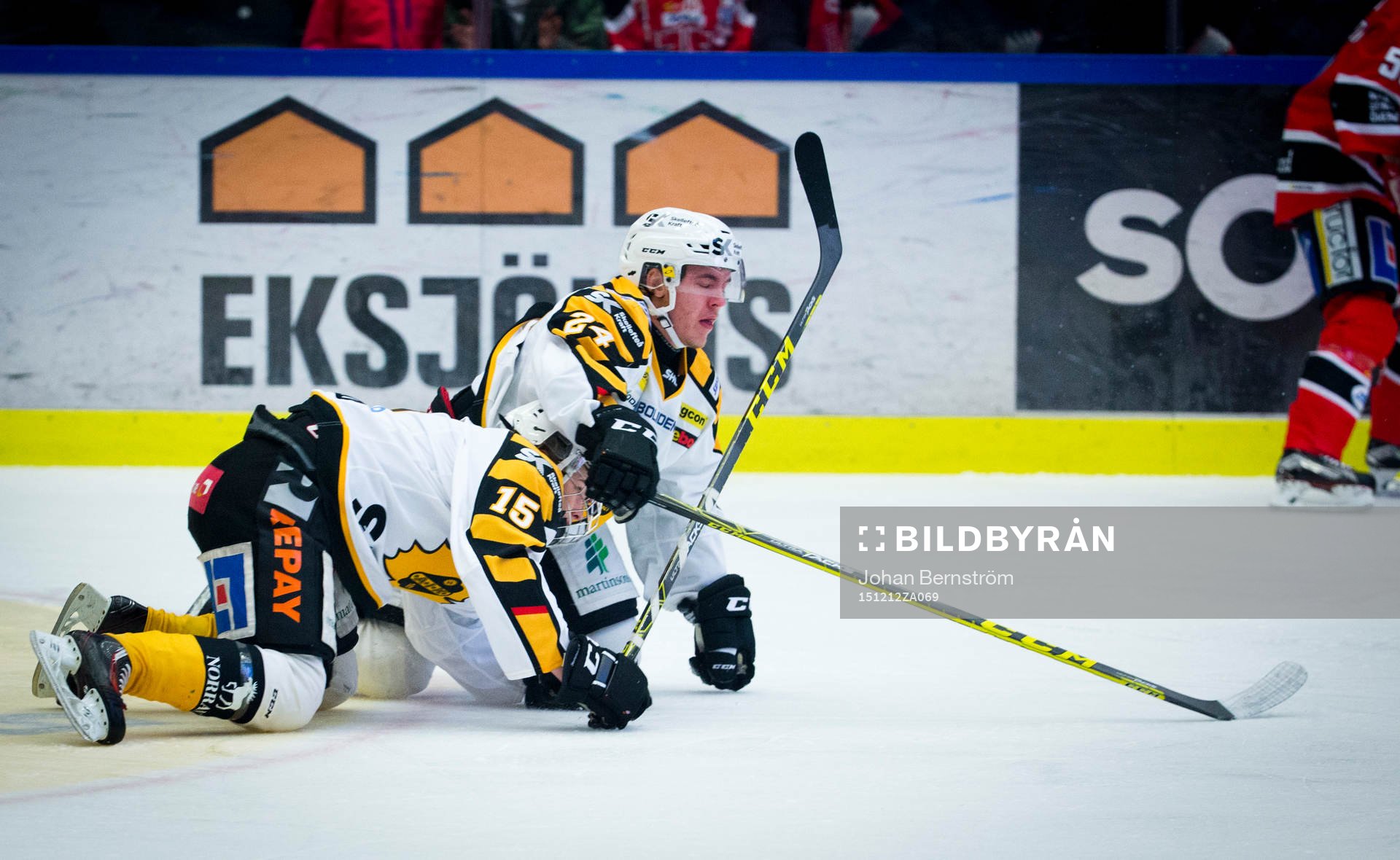 Skellefteås Tim Söderlund och Andreas Wingerli faller