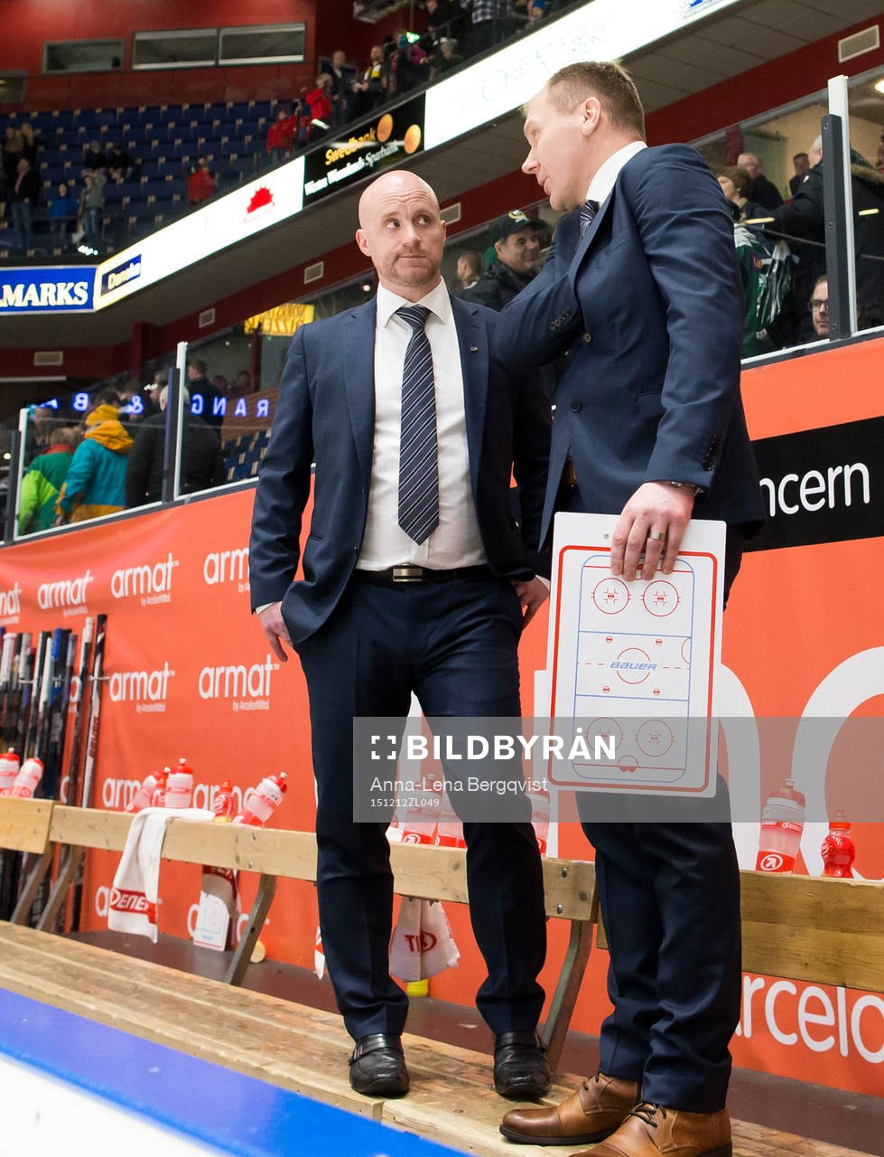 s tränare Johan Lindbom och assisterande tränare Tim