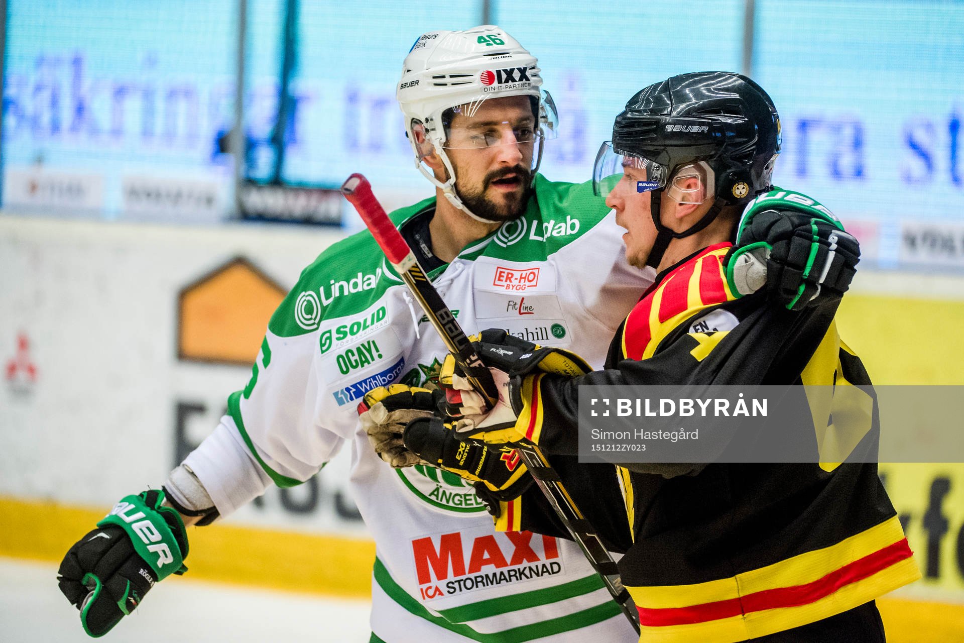 Rögles Kevin Marshall i bråk med Brynäs Jonathan Pudas