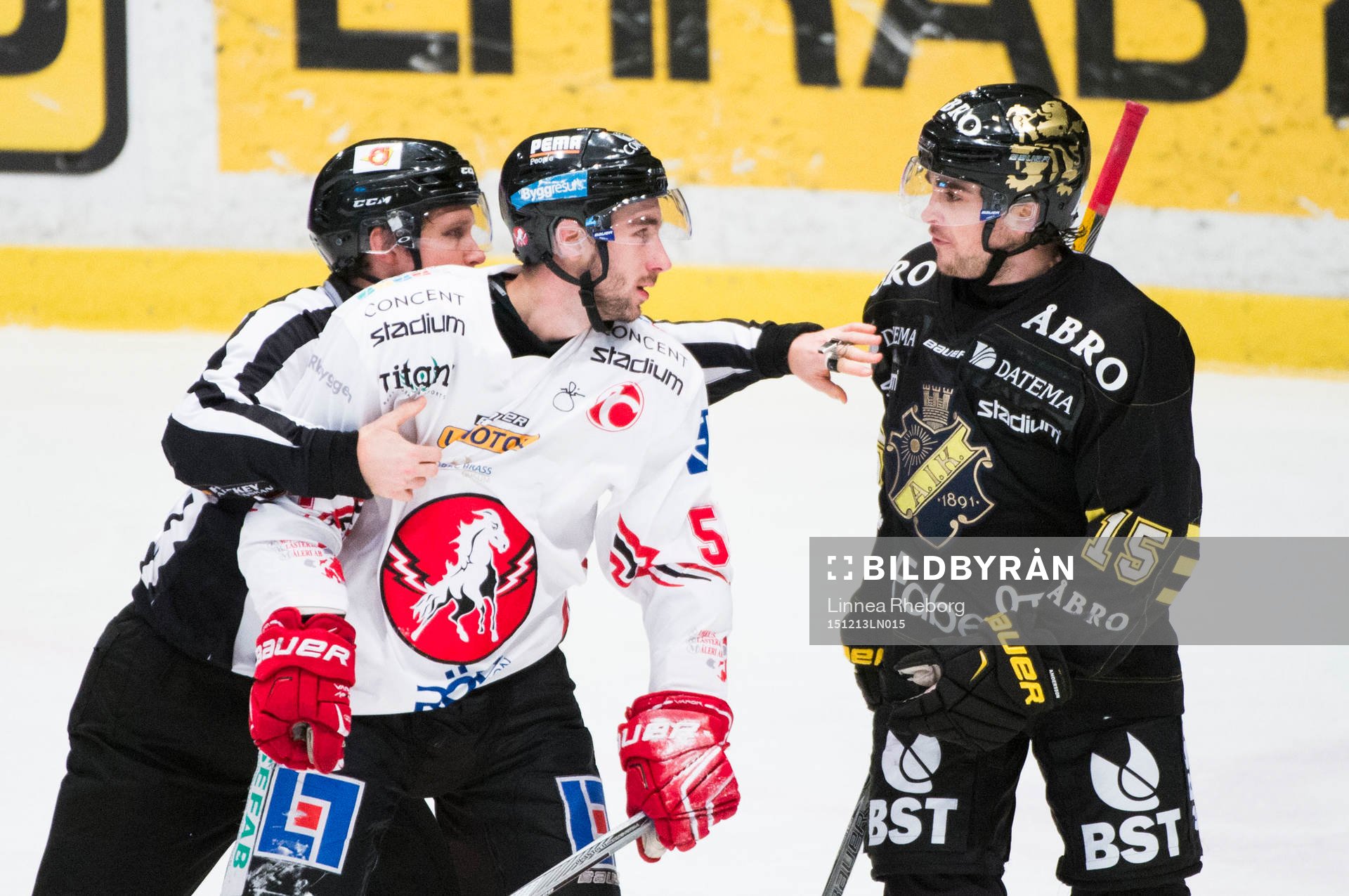 s Jonathan Andersson i dispyt