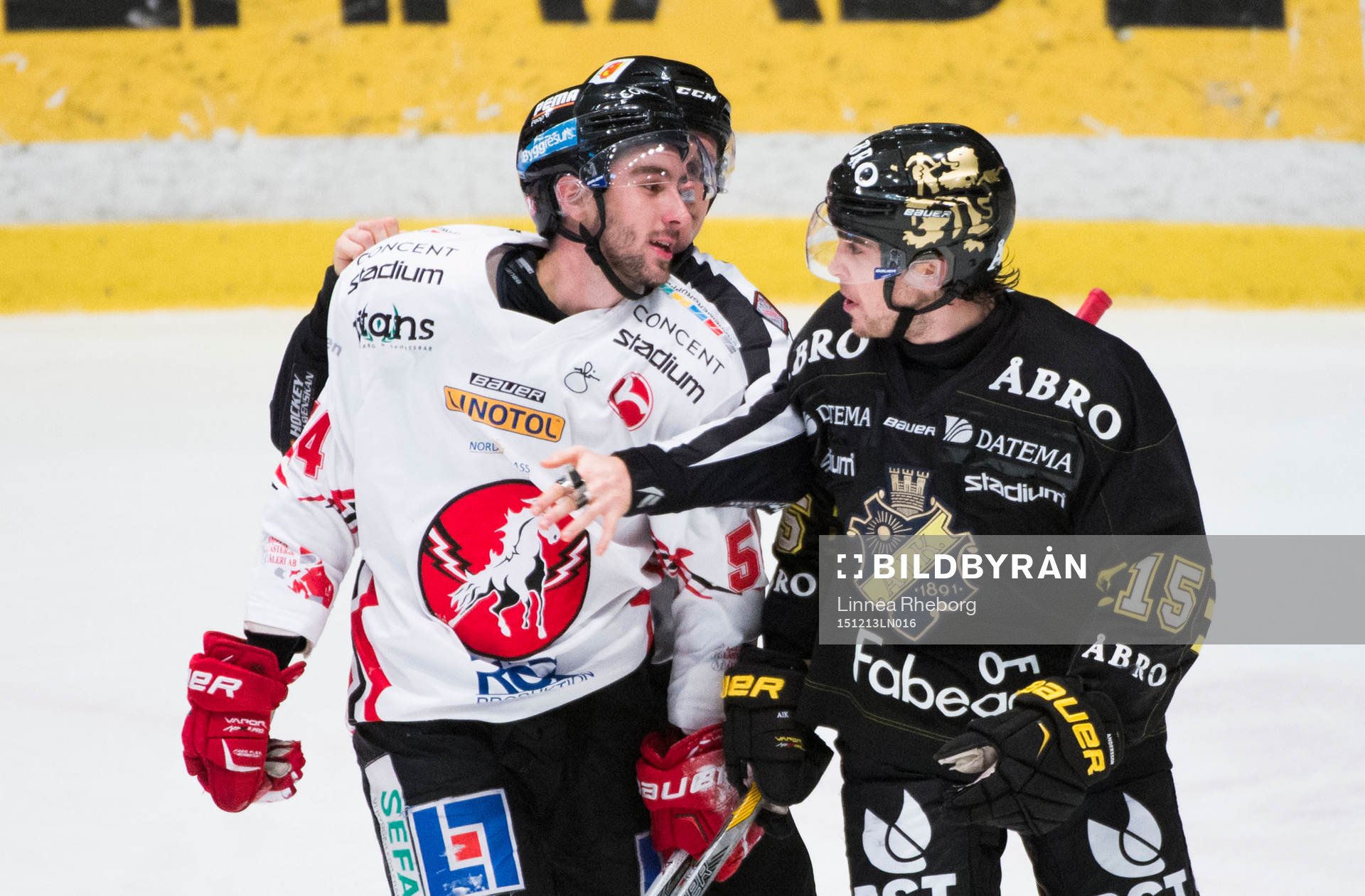 s Jonathan Andersson i dispyt