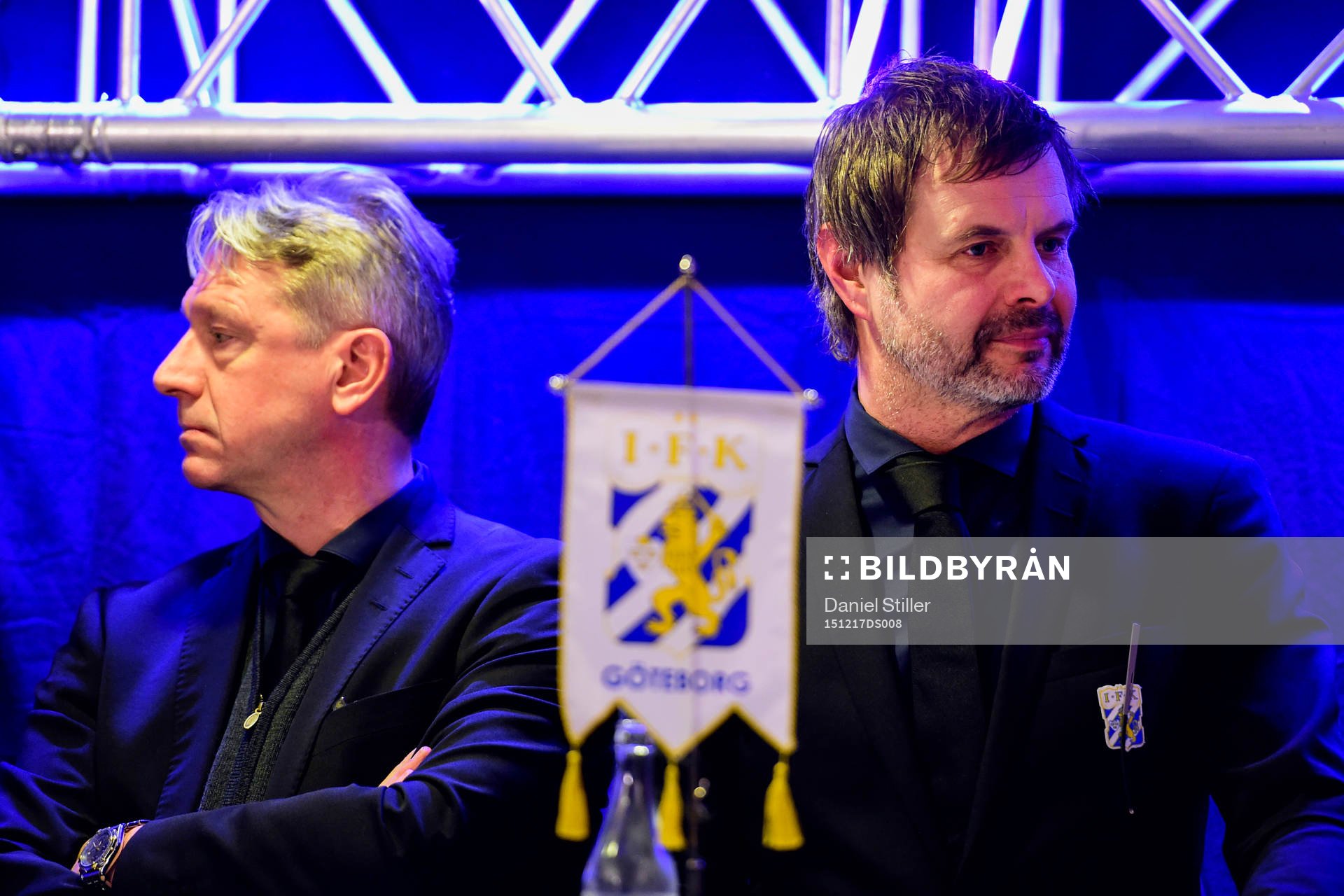 Ulf Ivarsson, kassör och Karl Jartun, ordförande under ett extrainsatt medlemsmöte för IFK Göteborg den 17 december 2015 i Göteborg.
