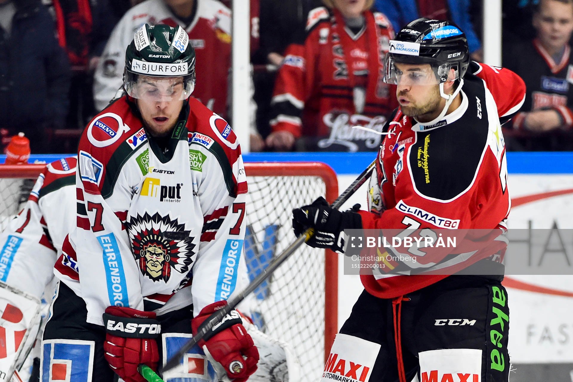Frölundas Henrik Tömmernes och Malmö Redhawks T.J.