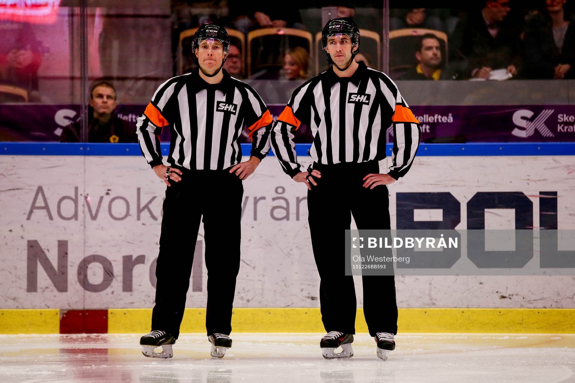 Domarna Tobias Björk och Linus Öhlund