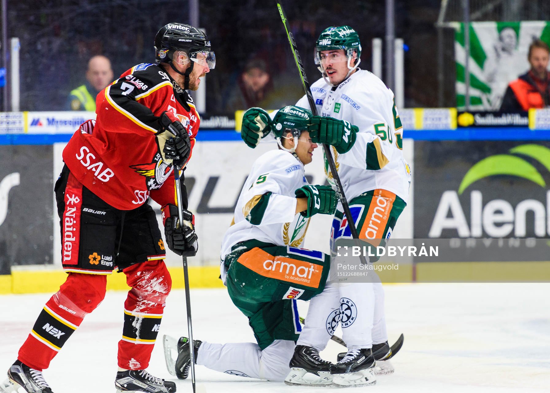 Färjestads Sebastian Erixon(h) jublar