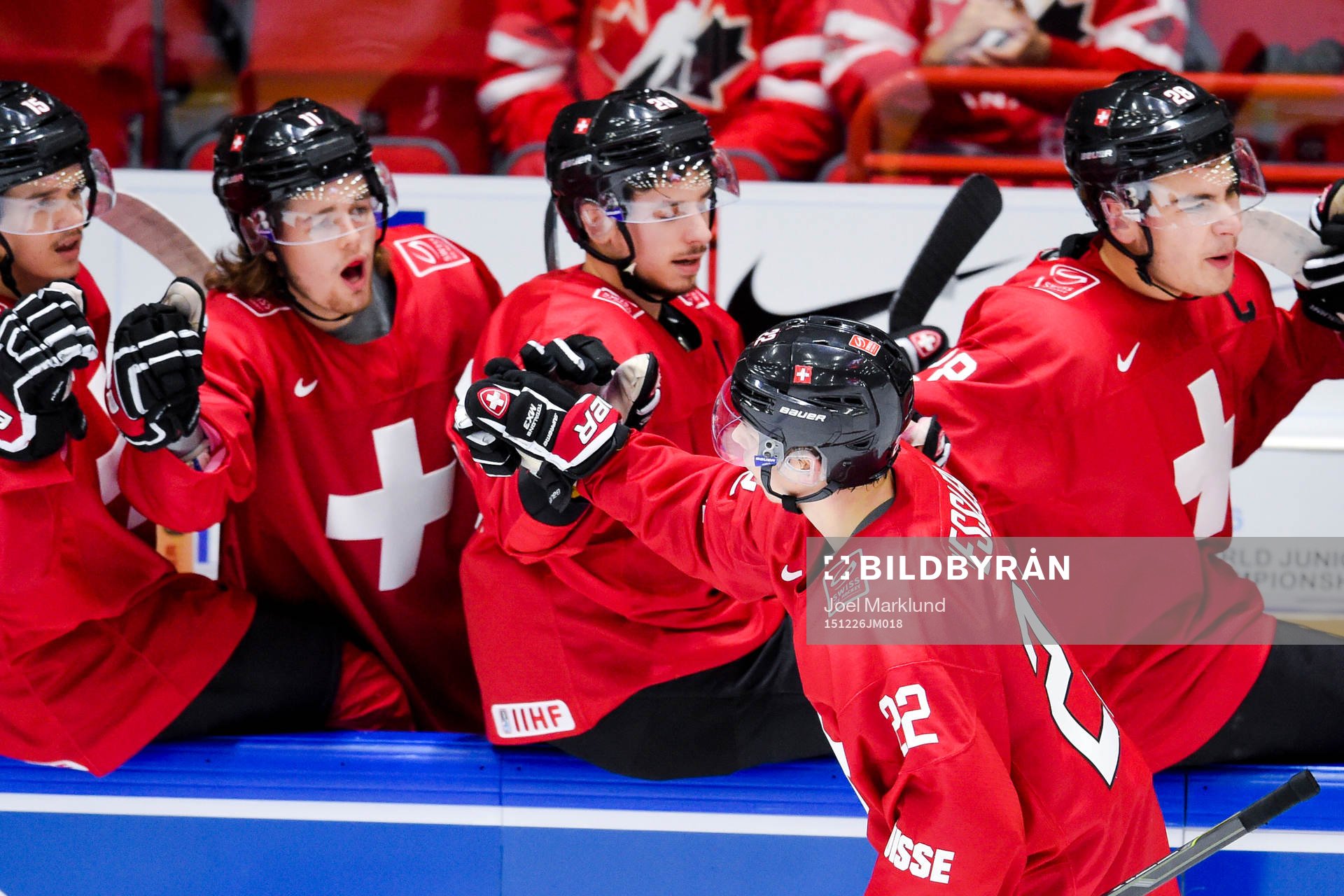 Schweiz Tino Kessler jublar