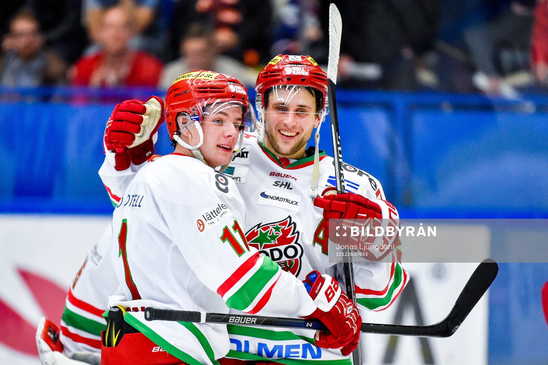 Modos Victor Olofsson och Oscar Hedman jublar