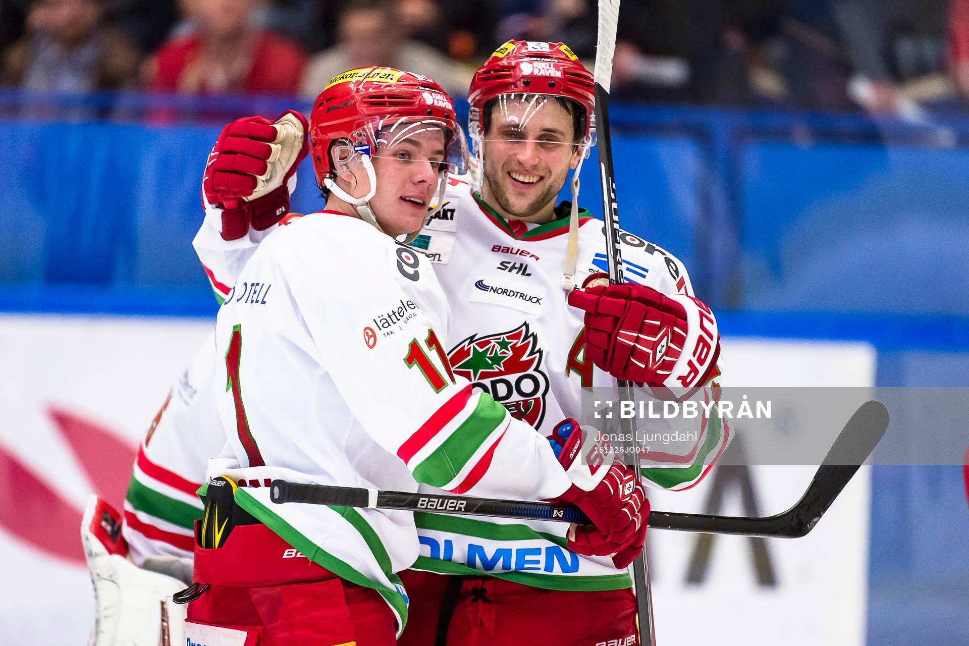 Modos Victor Olofsson och Oscar Hedman jublar