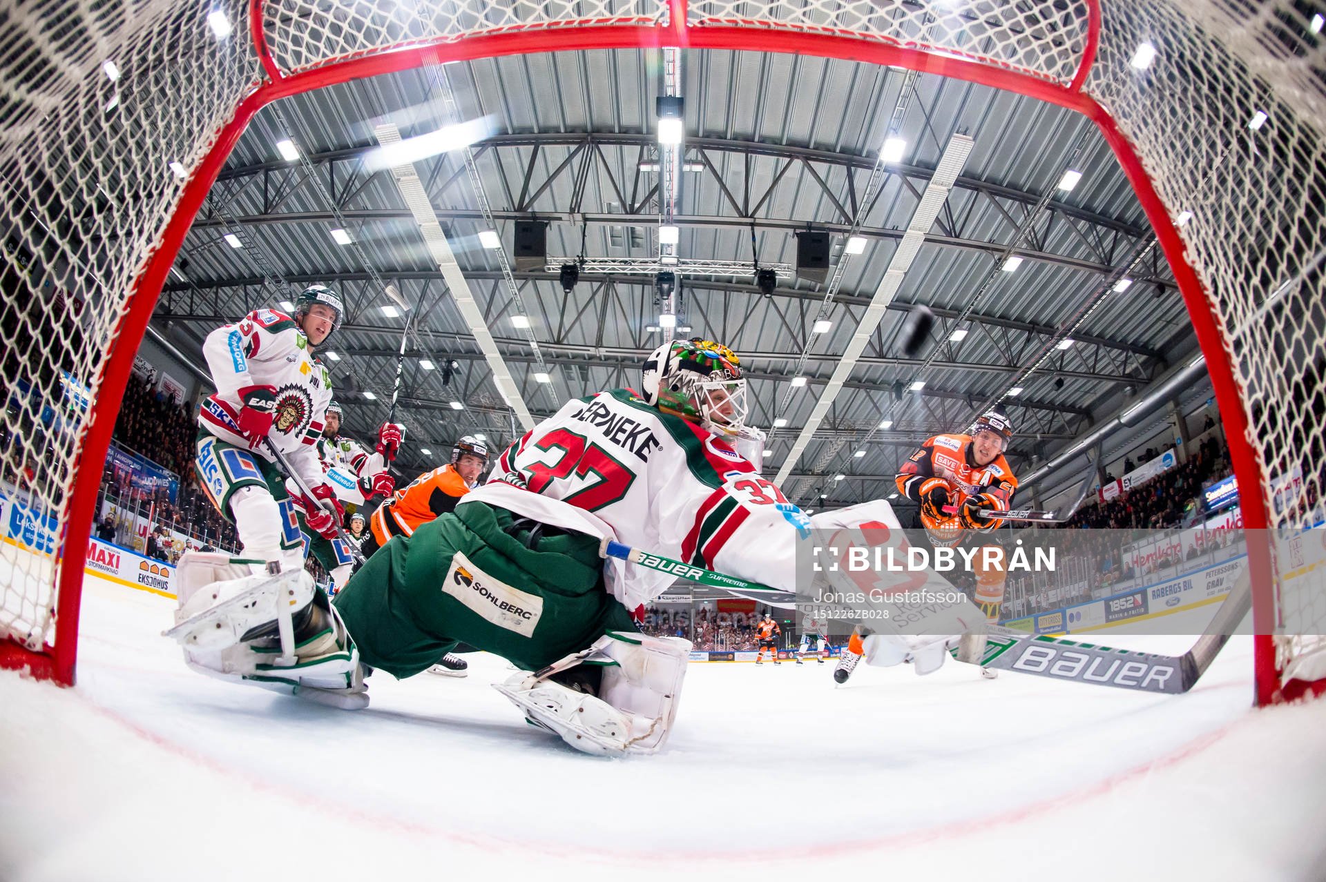 Karlskronas Alexander Bergström  gör 2-0 till Karlskrona