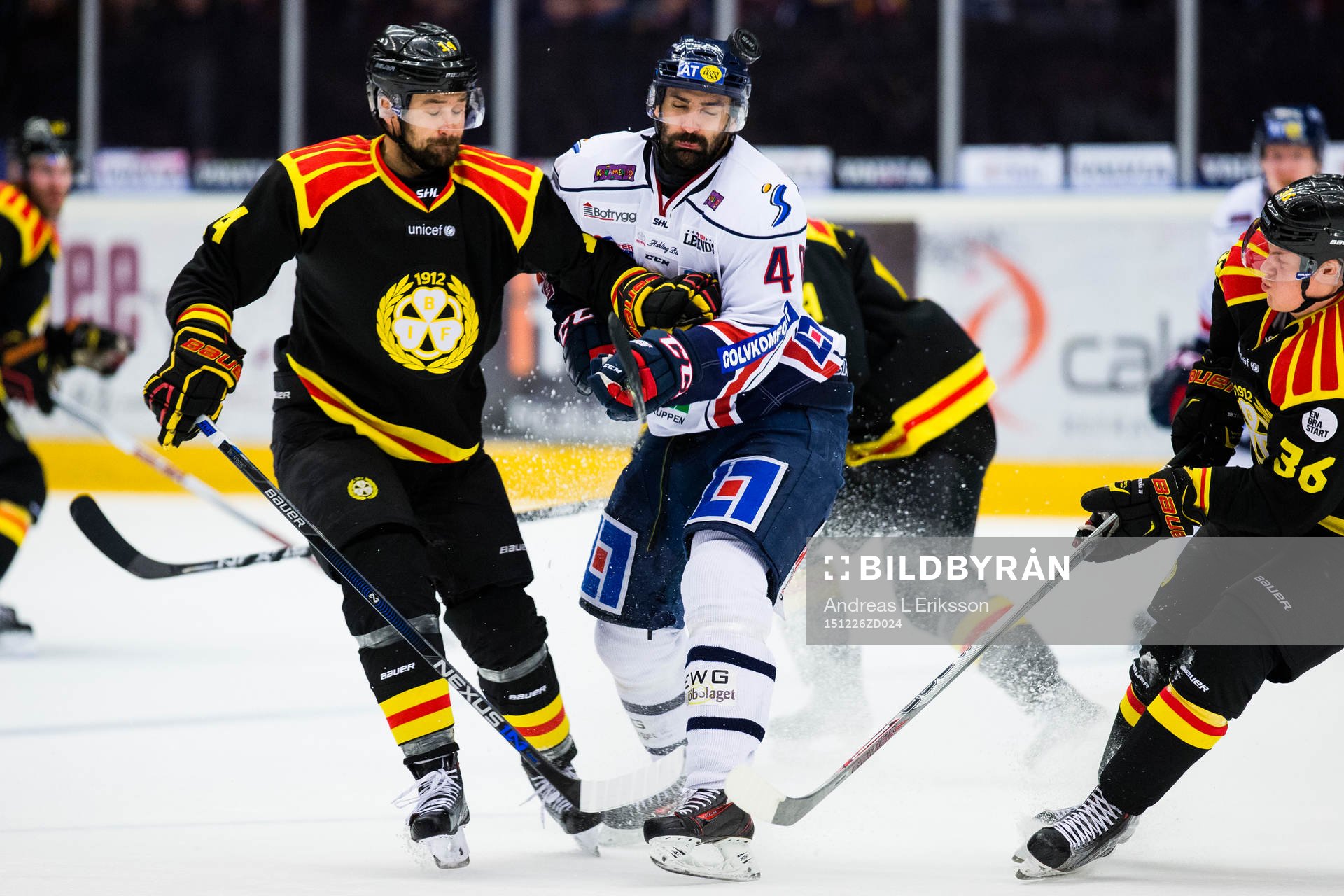 Brynäs Johan Alcén och Daniel Rahimi krockar