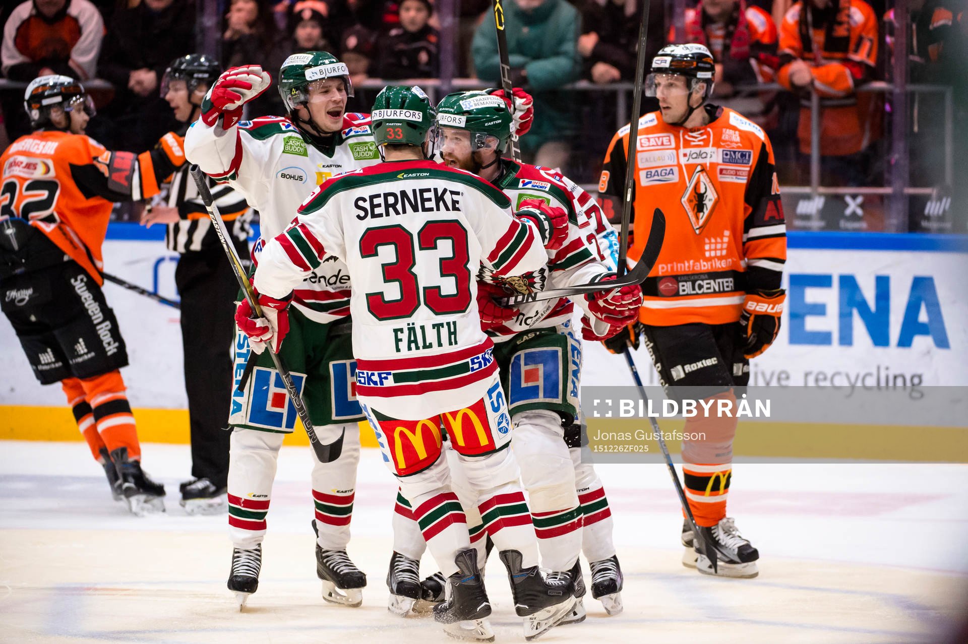 Frölundas Robin Figren  har gjort 4-2 och jublar