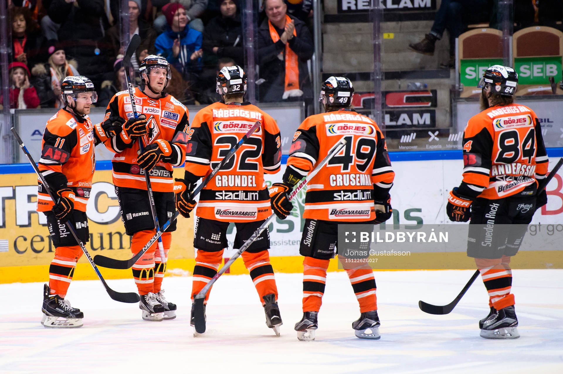 Karlskronas Emil Larsson har gjort 3-5 och jublar