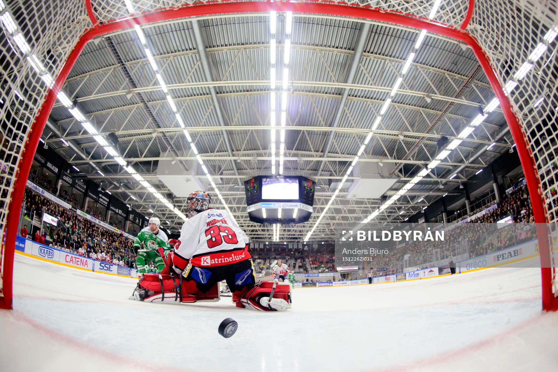 Rögles Jack Connolly gör 5-2 bakom Örebros målvakt