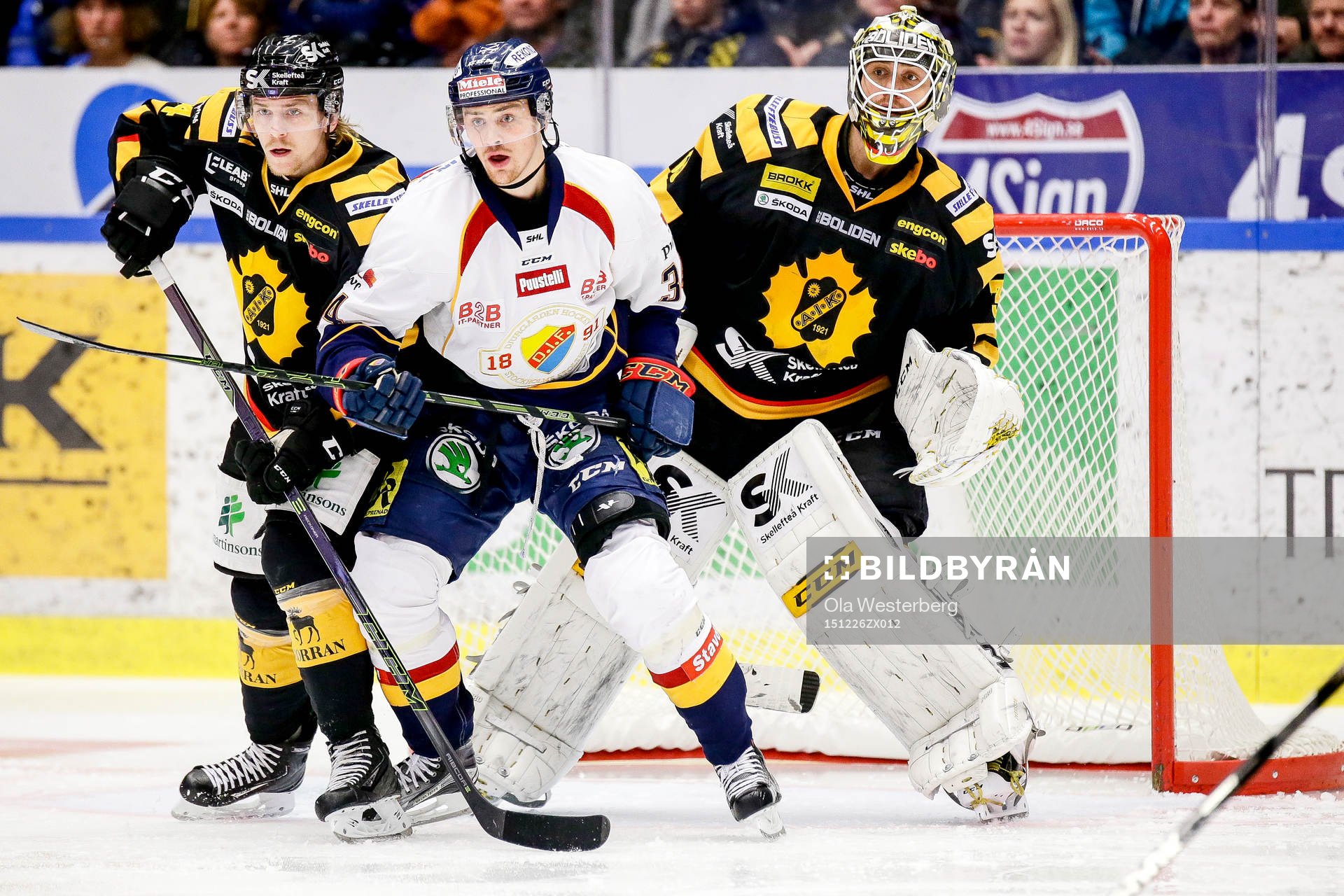 Skellefteås Anton Lindholm och målvakt Markus Svensson