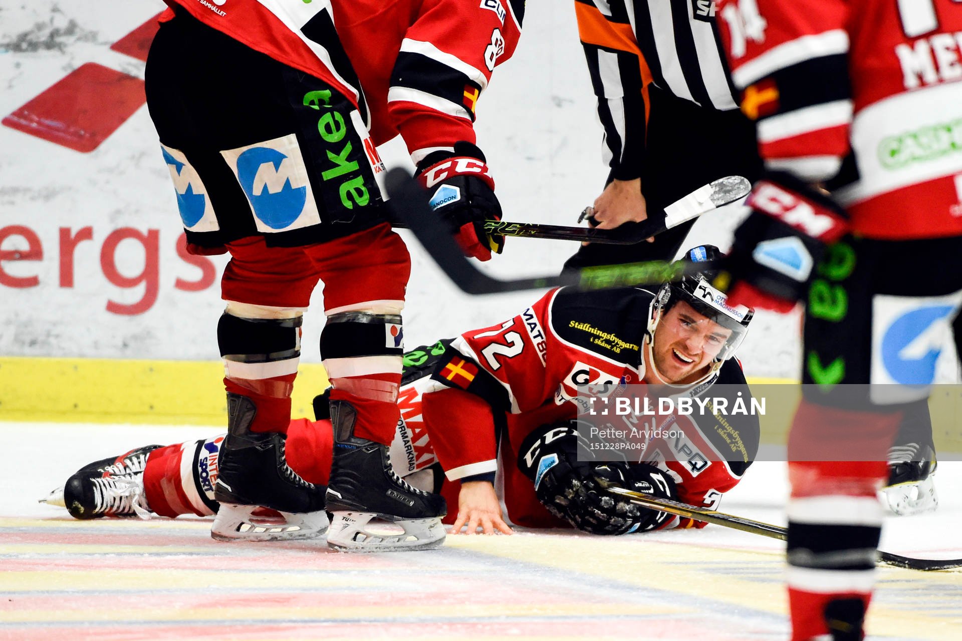 Malmö Redhawks T.J. Galiardi skadad och får lämna isen