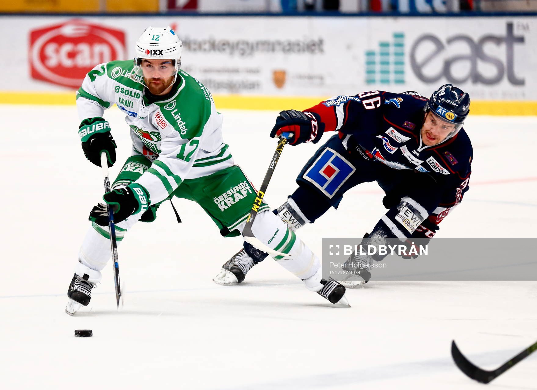 Rögles Jack Connolly och Linköpings Niklas Fogström