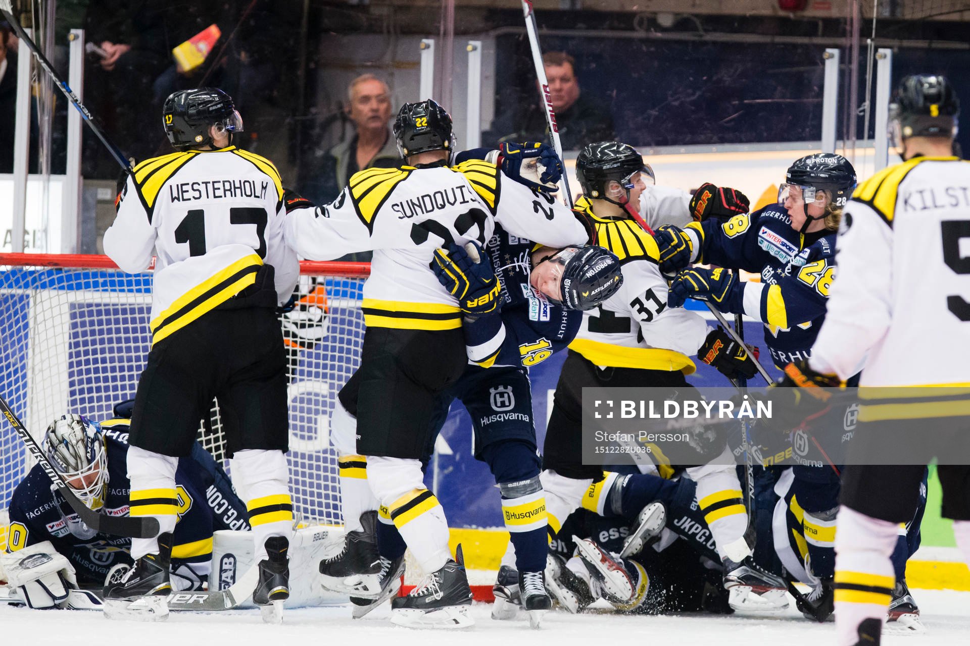 s Erik Andersson och Brynäs Daniel Mannberg och HV71:s