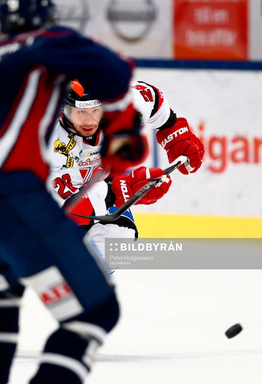 Örebros Greg Squires