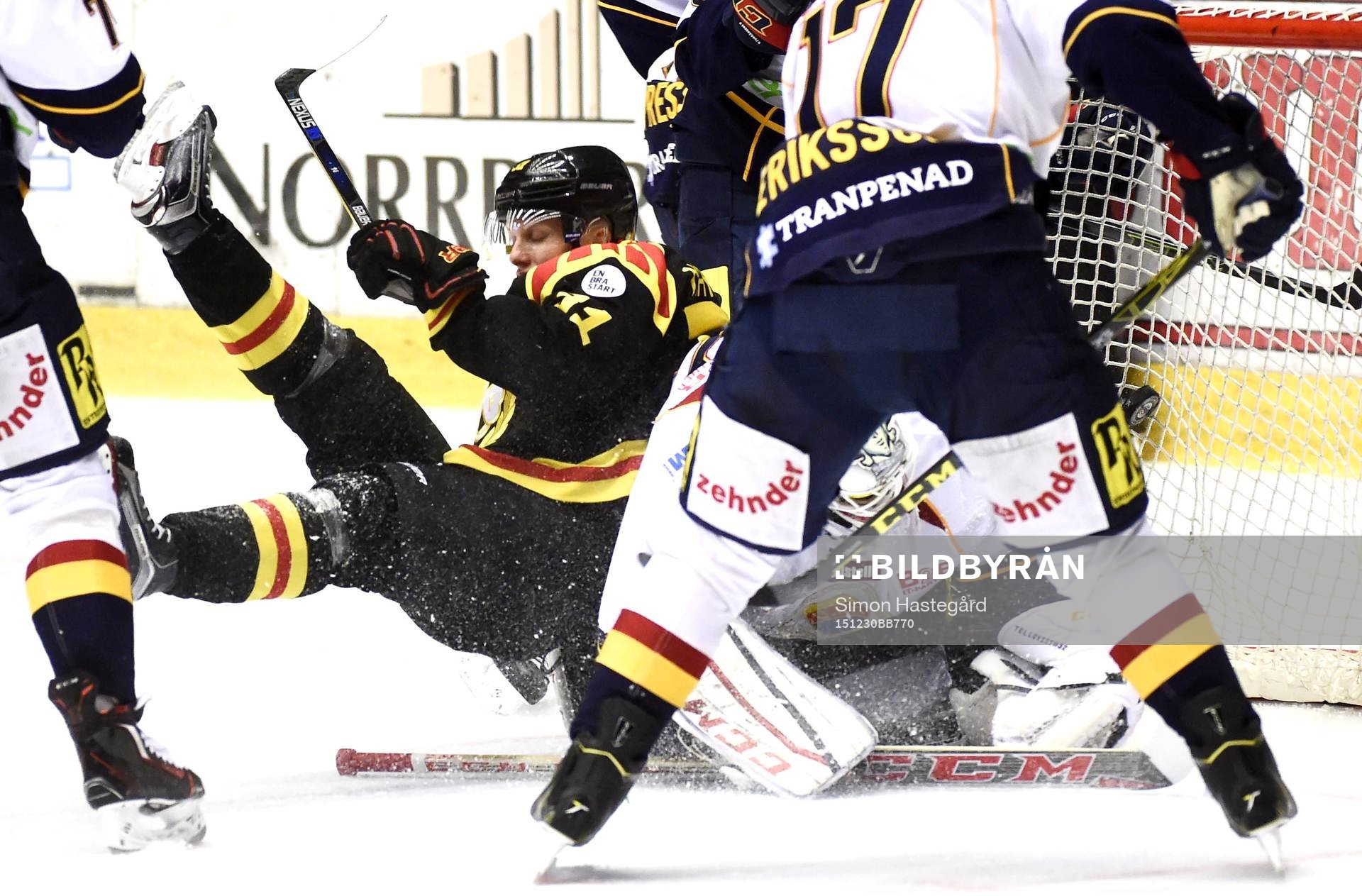Mål blir bortdömt då Brynäs Daniel Mannberg faller