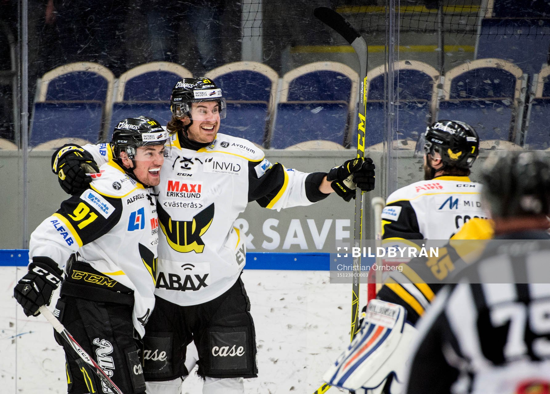 2-1 skytten i Västerås Nick Sorkin jublar med Cody