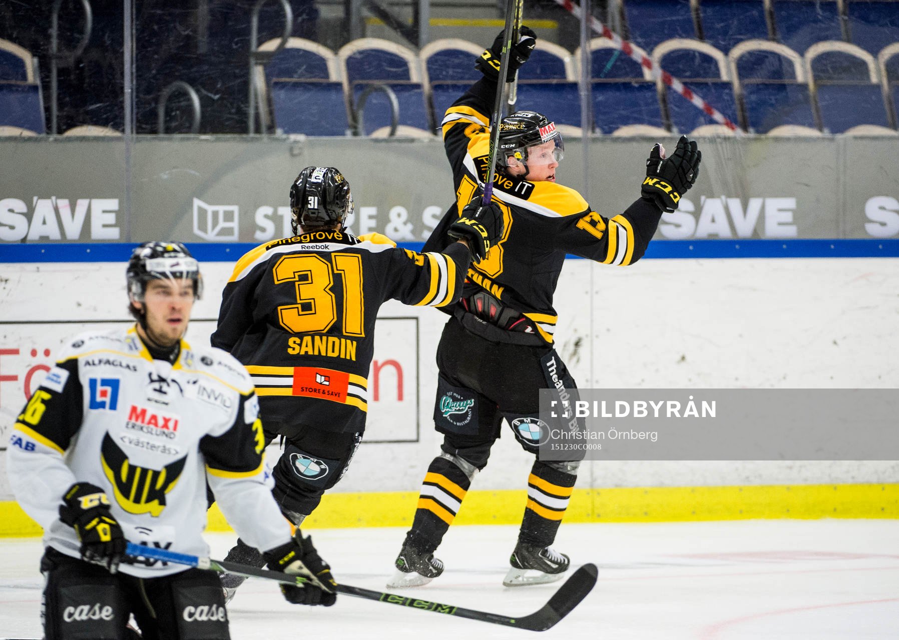 Panterns Emil Sandin och Kalle Östman jublar