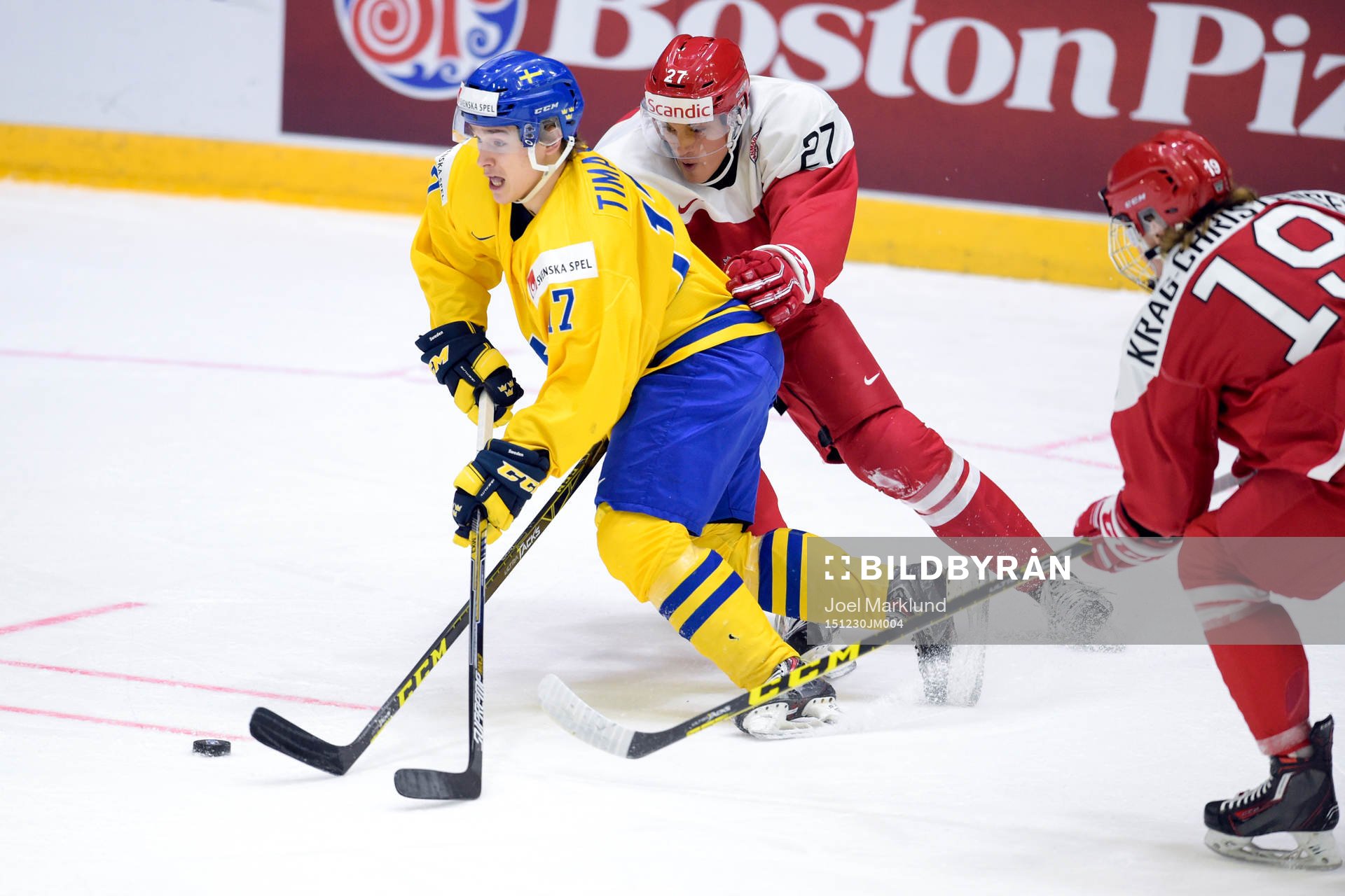 Sveriges Dmytro Timashov och Danmarks Alexander True och