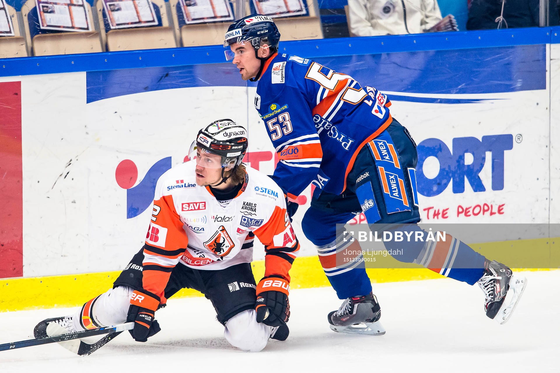 Karlskronas Jesper Olofsson faller