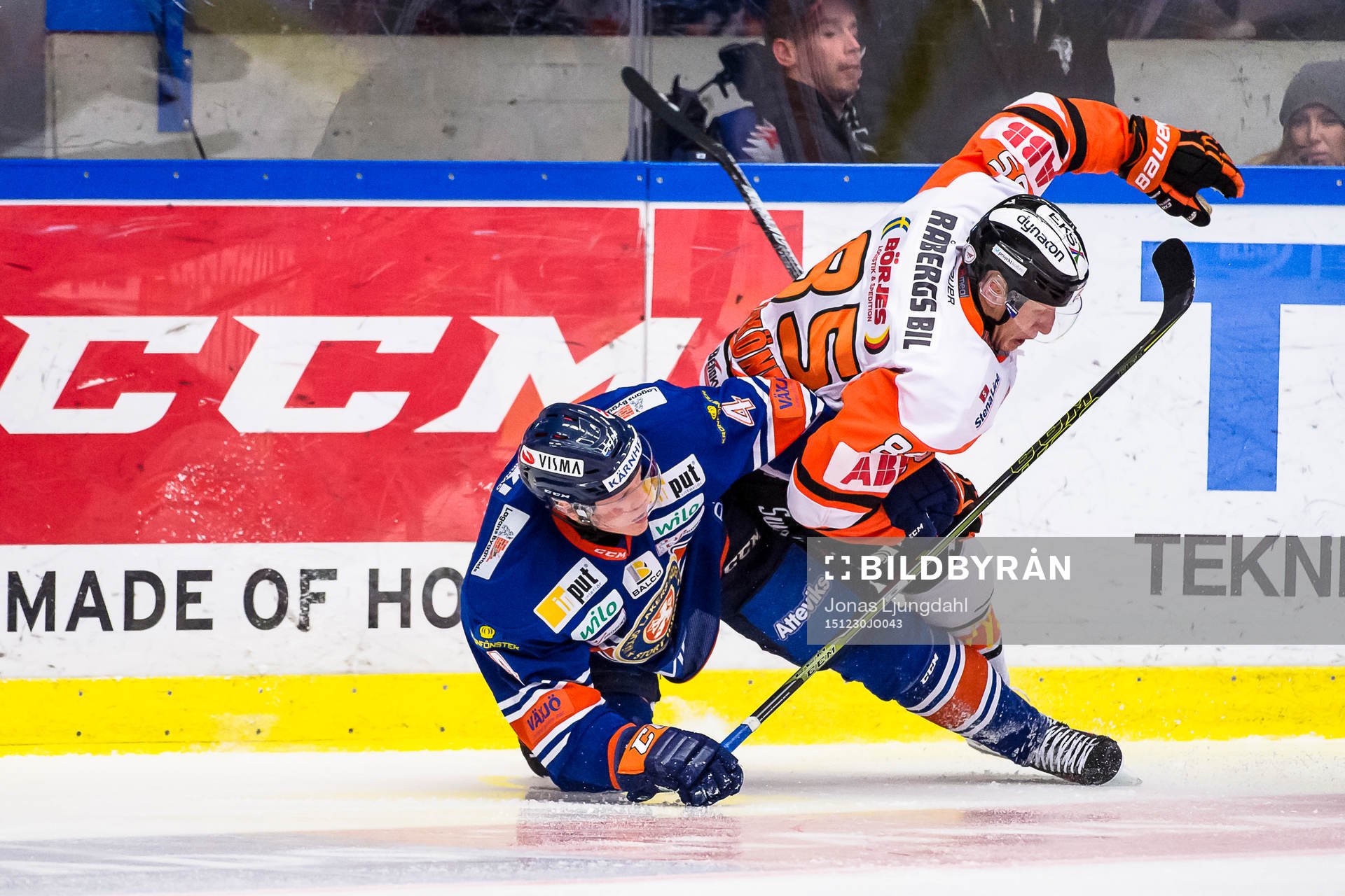Karlskronas Toni Kähkönen faller