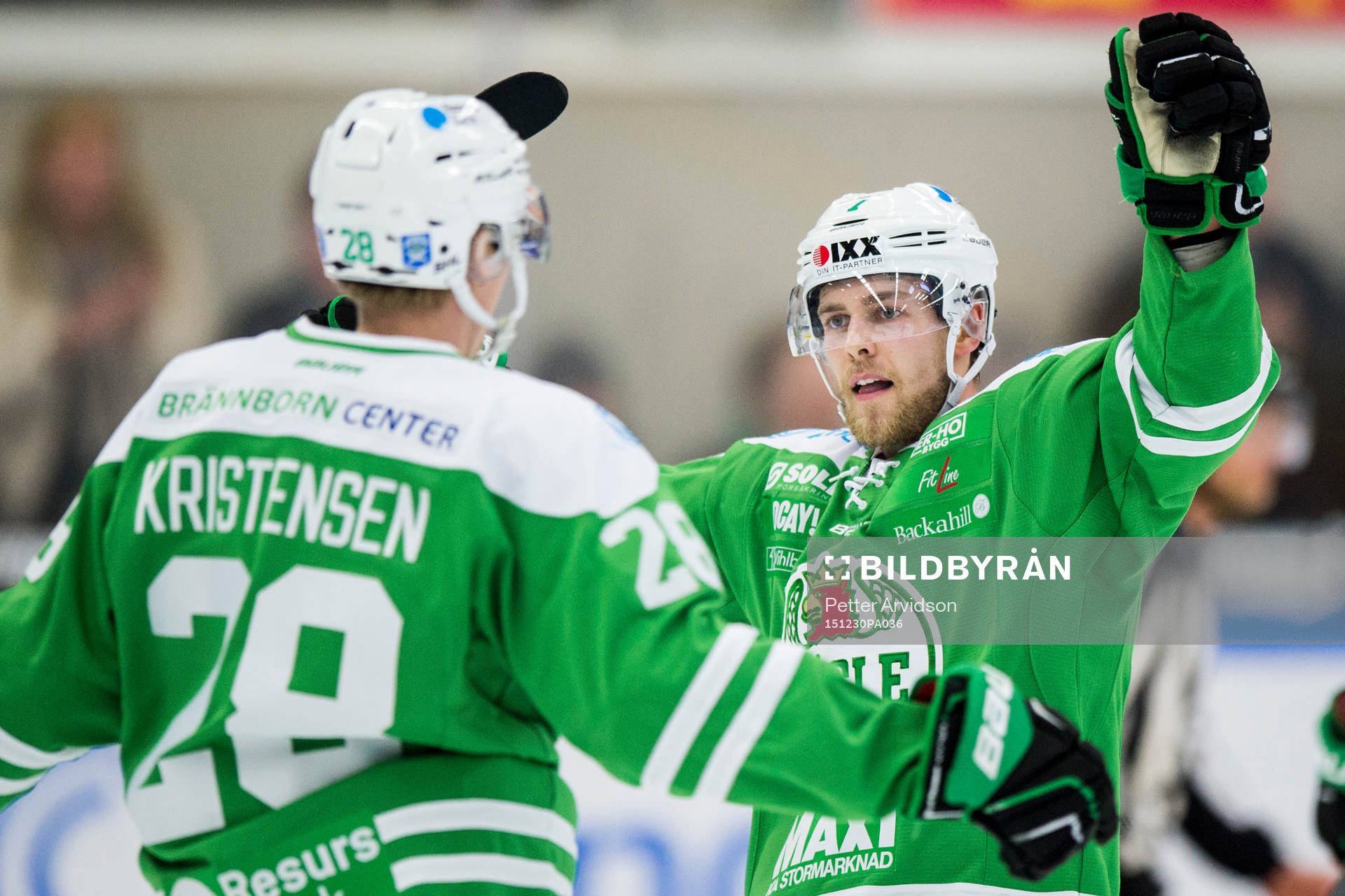 Rögles Emil Kristensen Löjborg (tv) jublar