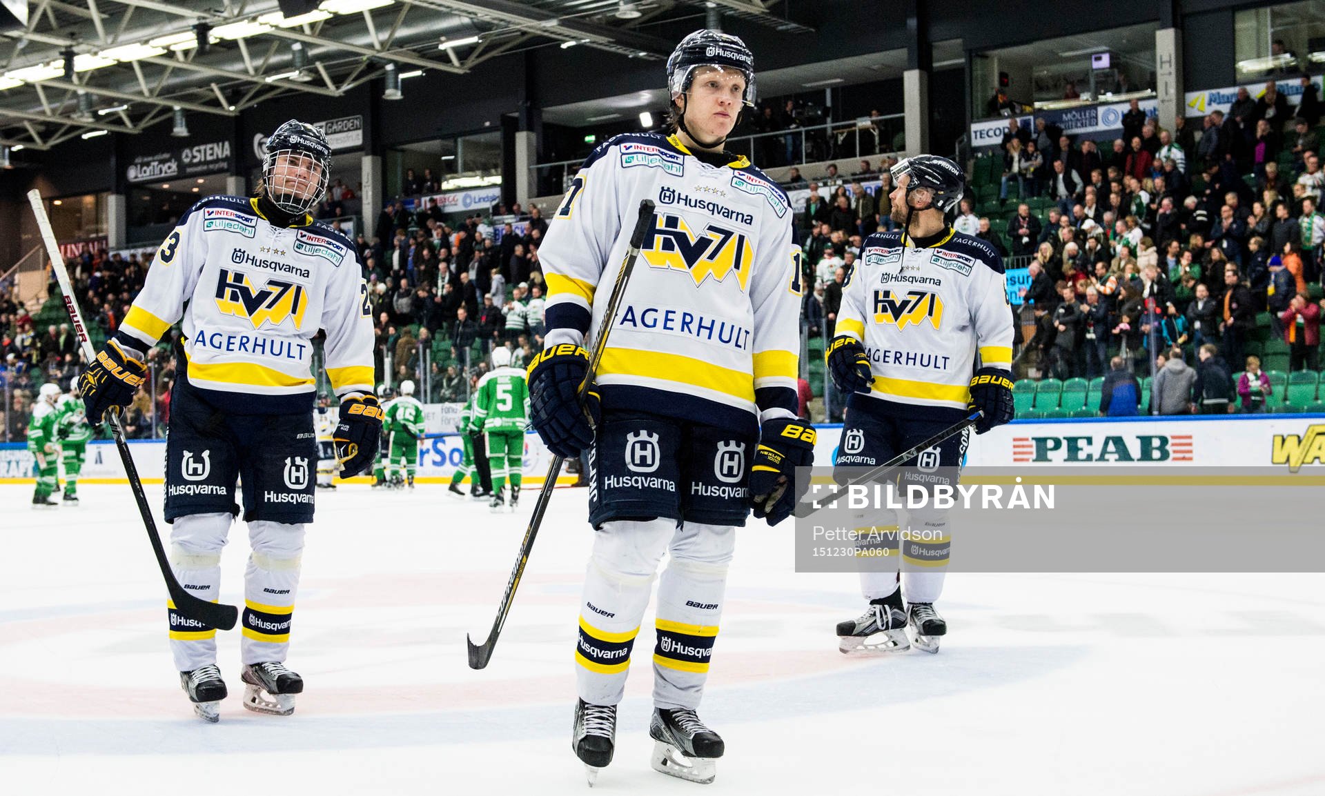 s Joseph Jonsson, Emil Johansson och Jere Karalahti deppar