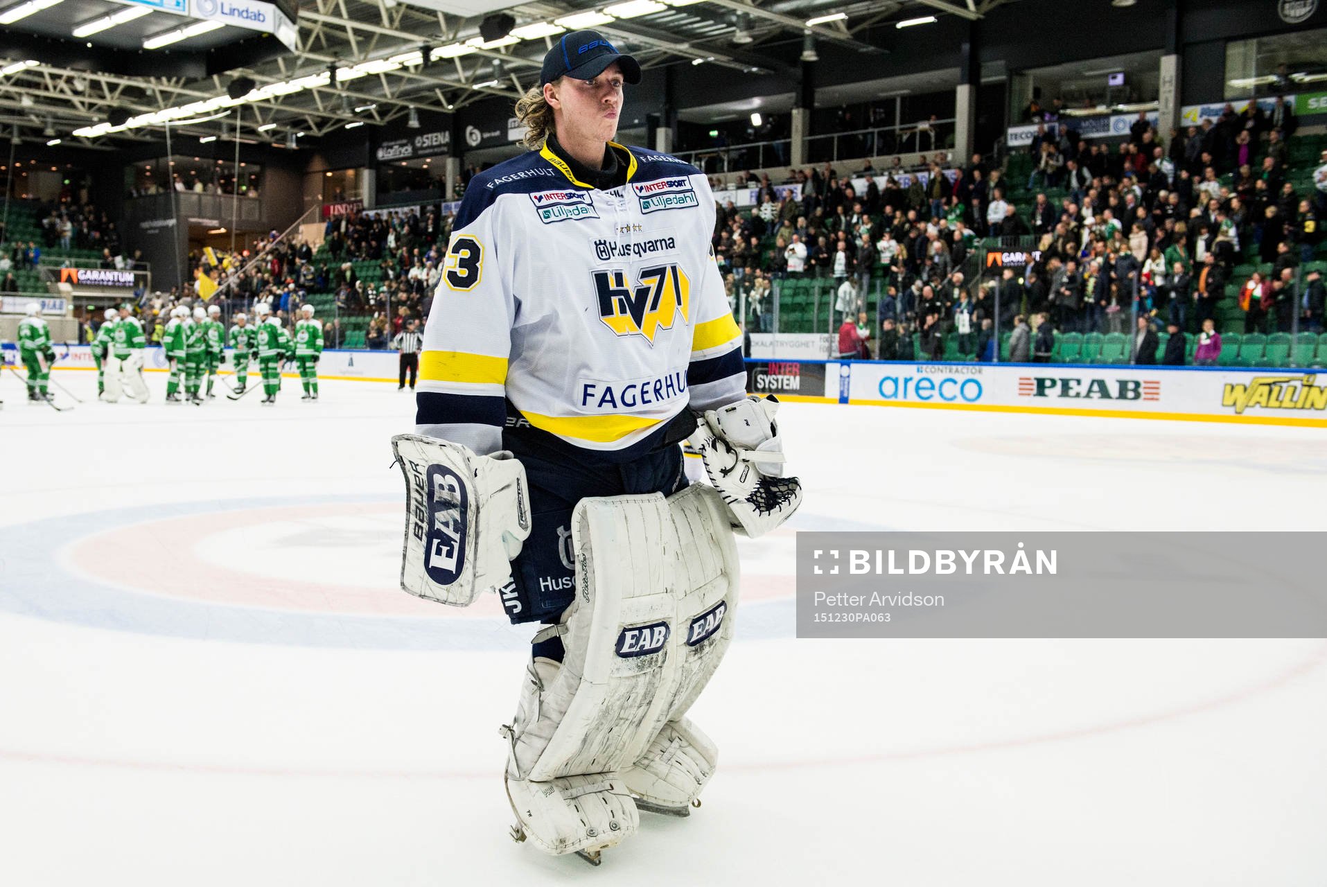 s målvakt Fredrik Pettersson-Wentzel deppar när han