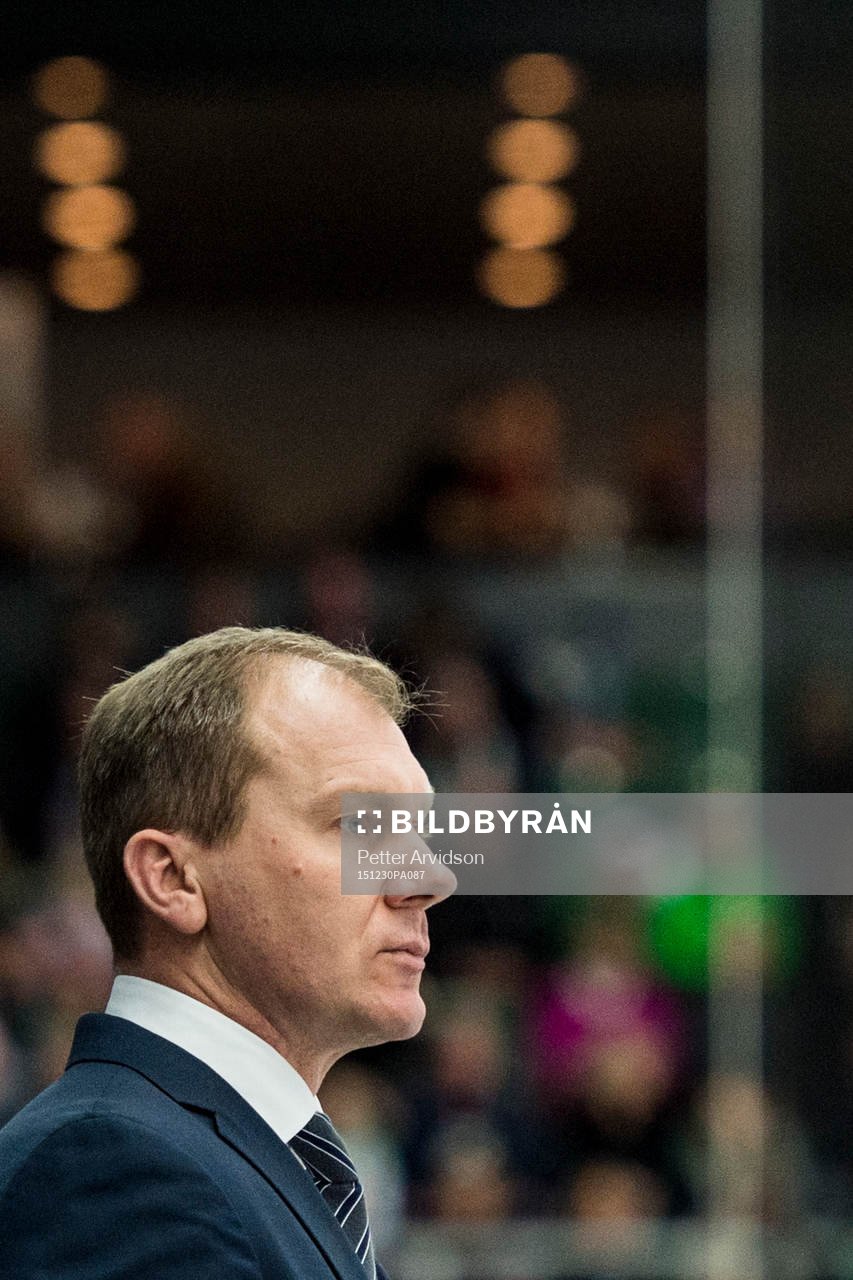 s tränare Johan Lindbom