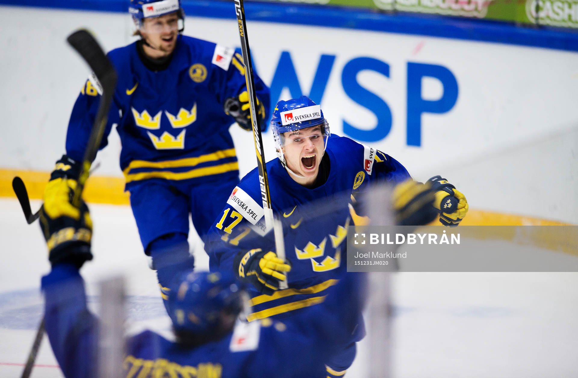Sveriges Dmytro Timashov jublar