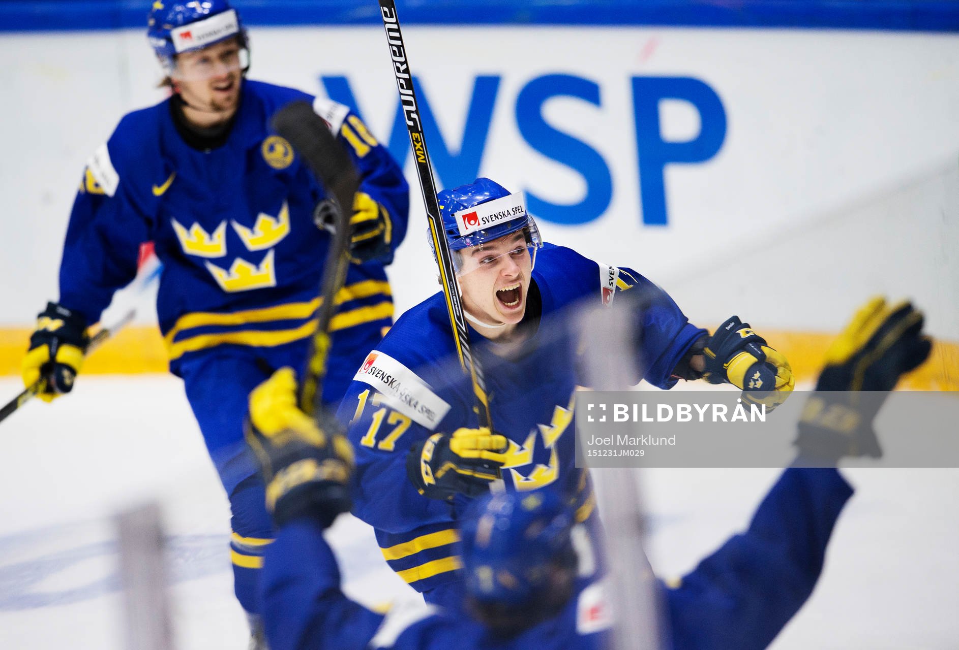 Sveriges Dmytro Timashov jublar
