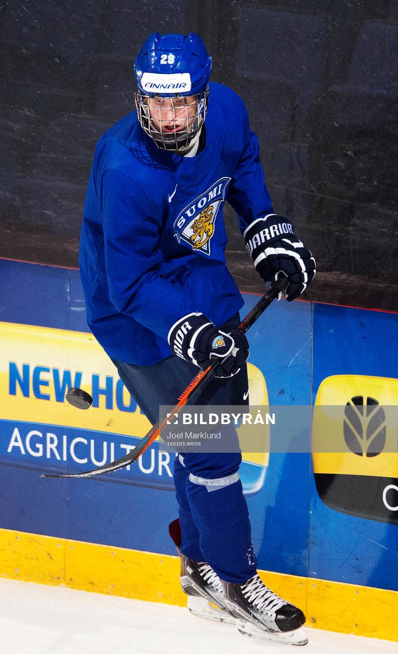 Patrik Laine på Finlands träning