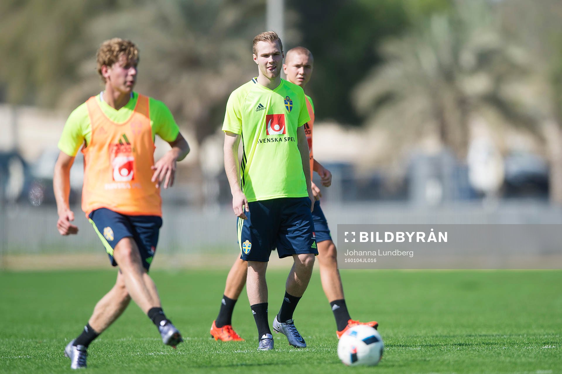 Gustav Engvall under Sveriges fotbollslandslags träning den 4 januari 2016 i Abu Dhabi.