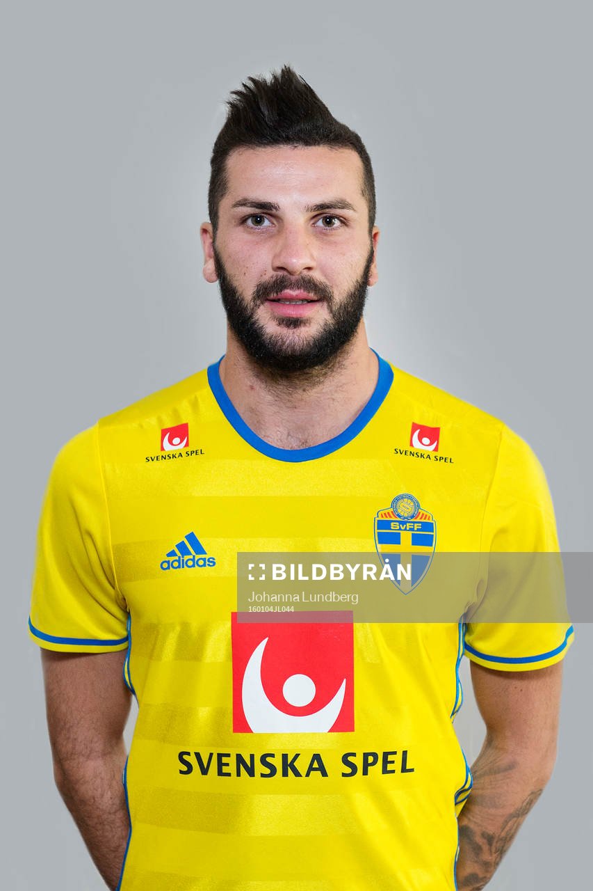 Mikael Ishak, spelare i Sveriges fotbollslandslag