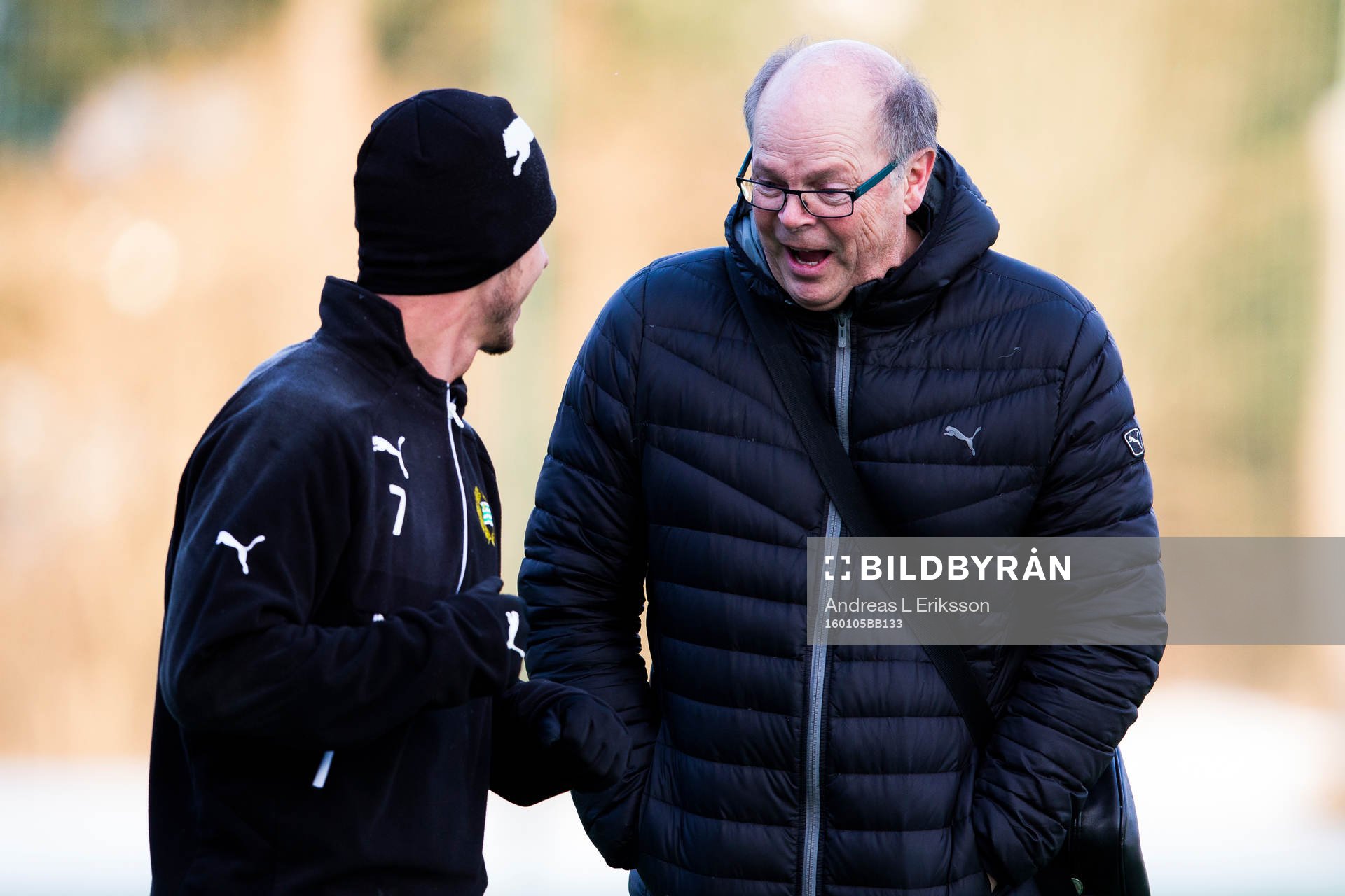 Hammarbys Alexssander Medeiros de Azeredo talar med