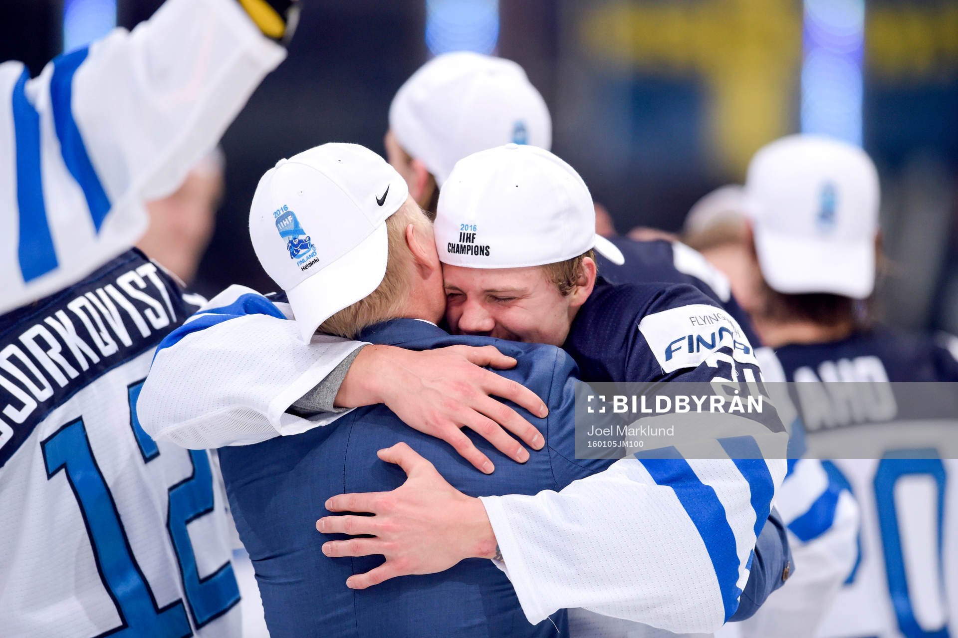 Finlands Kasperi Kapanen jublar