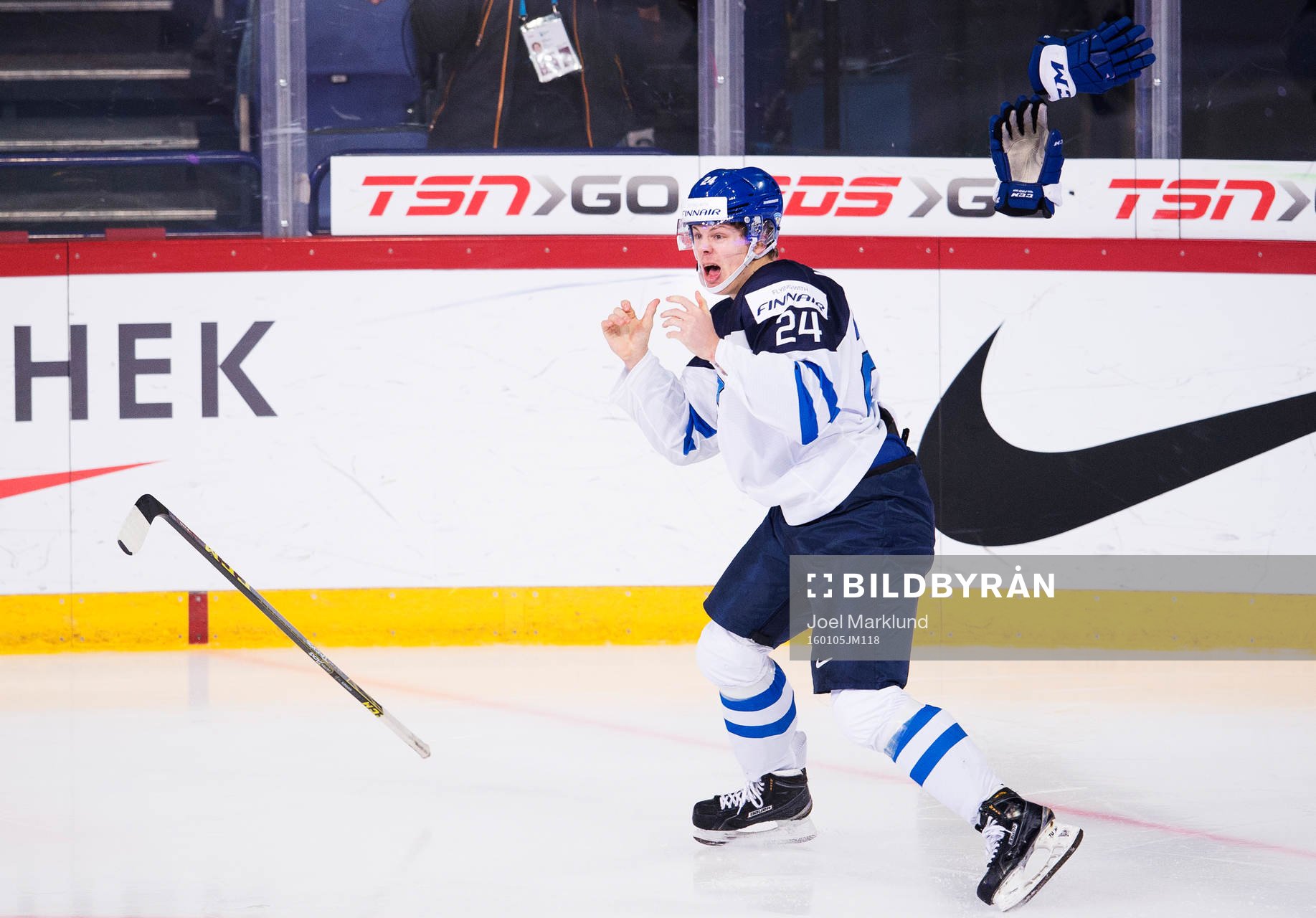 Finlands Kasperi Kapanen jublar