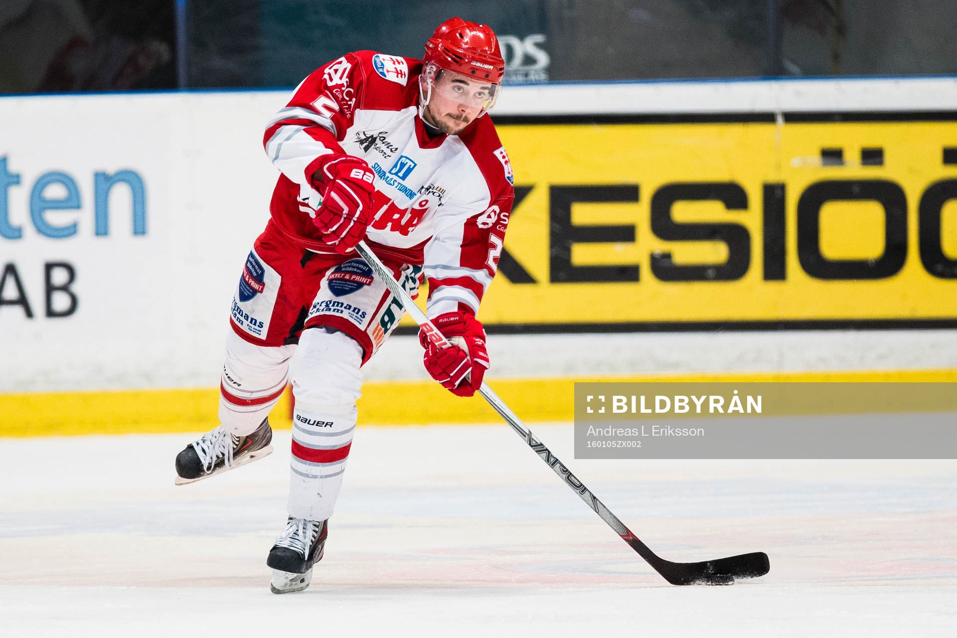 Timrås Jens Westin med pucken