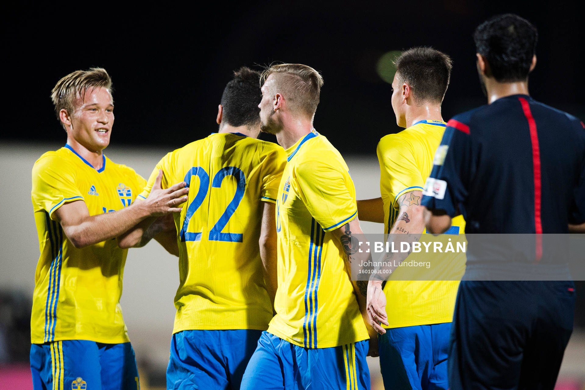 Sveriges Nicklas Bärkroth och Sebastian Eriksson jublar